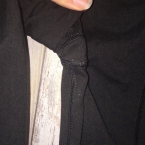 Victoria's Secret VSX Black Crop Leggings - Picture 6 of 7